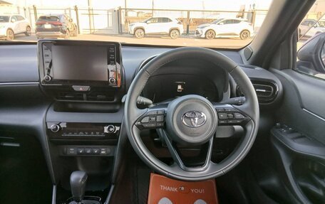 Toyota Yaris Cross, 2022 год, 1 589 000 рублей, 13 фотография