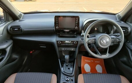 Toyota Yaris Cross, 2022 год, 1 589 000 рублей, 12 фотография