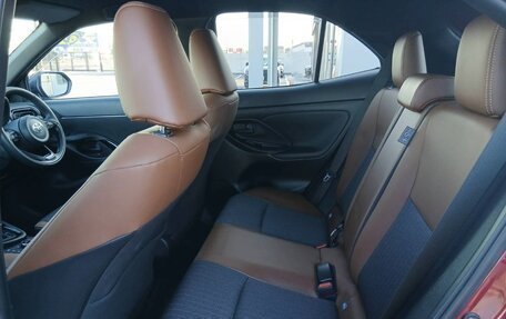 Toyota Yaris Cross, 2022 год, 1 589 000 рублей, 29 фотография