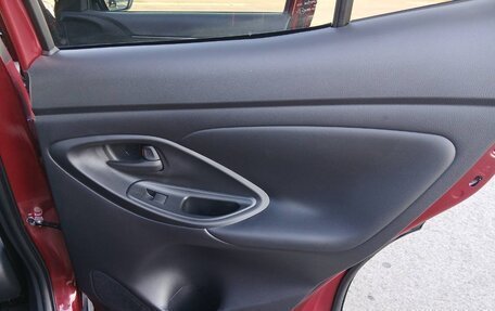 Toyota Yaris Cross, 2022 год, 1 589 000 рублей, 33 фотография