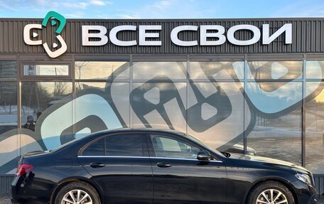 Mercedes-Benz E-Класс, 2019 год, 2 500 000 рублей, 8 фотография