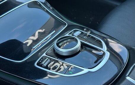 Mercedes-Benz E-Класс, 2019 год, 2 500 000 рублей, 15 фотография