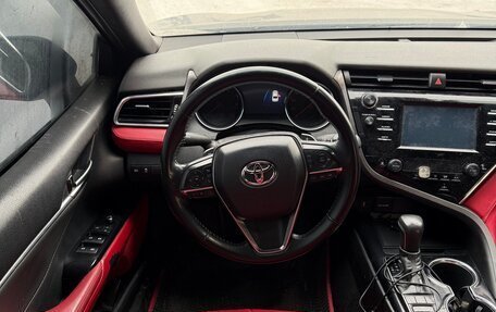 Toyota Camry, 2018 год, 2 100 000 рублей, 5 фотография