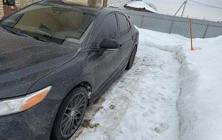 Toyota Camry, 2018 год, 2 100 000 рублей, 12 фотография