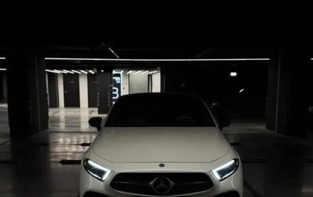 Mercedes-Benz CLS, 2018 год, 4 850 000 рублей, 2 фотография