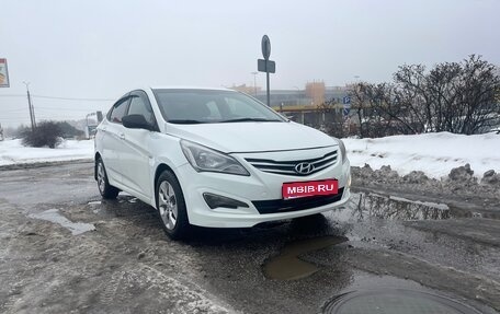 Hyundai Solaris II рестайлинг, 2015 год, 620 000 рублей, 1 фотография