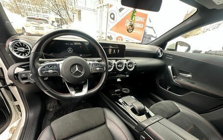 Mercedes-Benz CLA, 2019 год, 3 800 000 рублей, 12 фотография