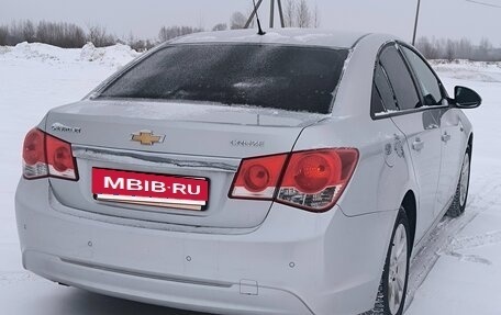 Chevrolet Cruze II, 2013 год, 650 000 рублей, 3 фотография