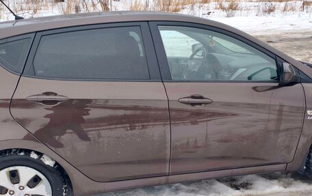 Hyundai Solaris II рестайлинг, 2015 год, 955 000 рублей, 2 фотография