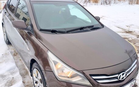 Hyundai Solaris II рестайлинг, 2015 год, 955 000 рублей, 5 фотография