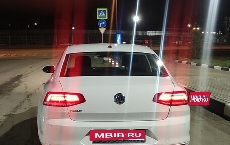 Volkswagen Passat B8 рестайлинг, 2019 год, 2 000 000 рублей, 15 фотография