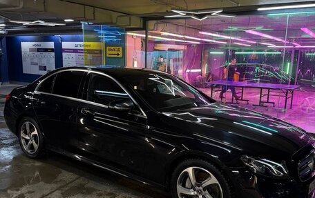 Mercedes-Benz E-Класс, 2018 год, 3 590 000 рублей, 4 фотография