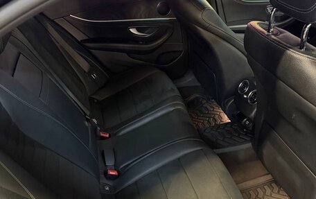Mercedes-Benz E-Класс, 2018 год, 3 590 000 рублей, 9 фотография