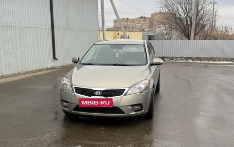 KIA cee'd I рестайлинг, 2010 год, 720 000 рублей, 2 фотография