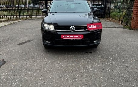 Volkswagen Tiguan II, 2018 год, 2 280 000 рублей, 2 фотография