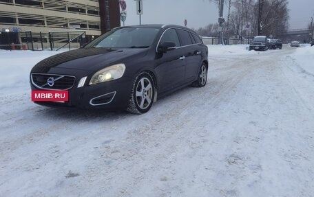 Volvo V60 I, 2011 год, 910 000 рублей, 3 фотография