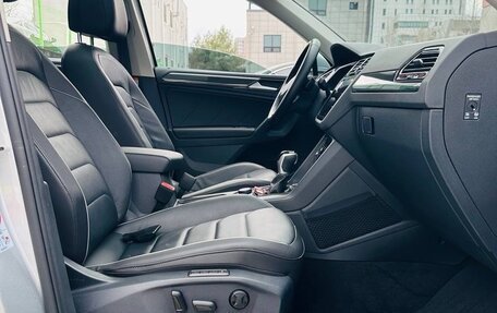 Volkswagen Tiguan II, 2021 год, 3 550 000 рублей, 21 фотография