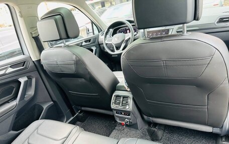 Volkswagen Tiguan II, 2021 год, 3 550 000 рублей, 26 фотография