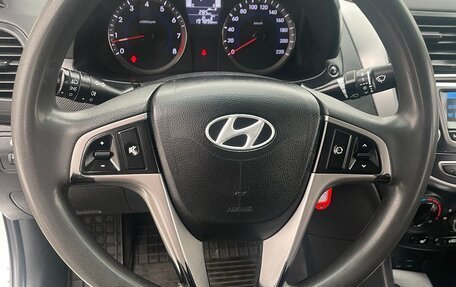 Hyundai Solaris II рестайлинг, 2015 год, 620 000 рублей, 5 фотография