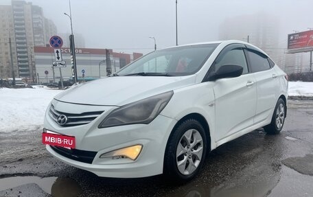 Hyundai Solaris II рестайлинг, 2015 год, 620 000 рублей, 3 фотография