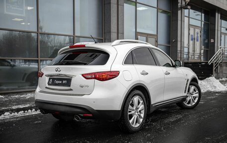 Infiniti QX70, 2014 год, 2 575 000 рублей, 6 фотография