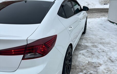 Hyundai Elantra VI рестайлинг, 2019 год, 1 600 000 рублей, 24 фотография