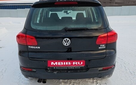 Volkswagen Tiguan I, 2015 год, 1 000 000 рублей, 2 фотография