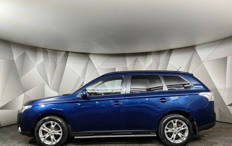 Mitsubishi Outlander III рестайлинг 3, 2013 год, 1 675 000 рублей, 5 фотография