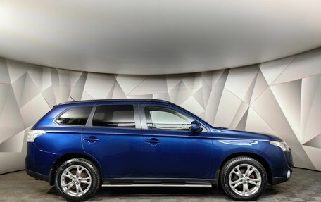 Mitsubishi Outlander III рестайлинг 3, 2013 год, 1 675 000 рублей, 6 фотография