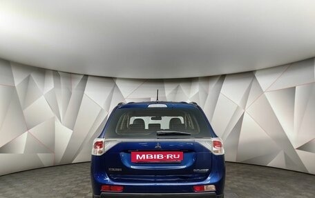 Mitsubishi Outlander III рестайлинг 3, 2013 год, 1 675 000 рублей, 8 фотография