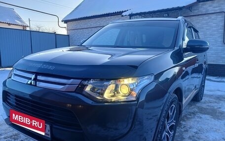 Mitsubishi Outlander III рестайлинг 3, 2014 год, 1 615 000 рублей, 1 фотография