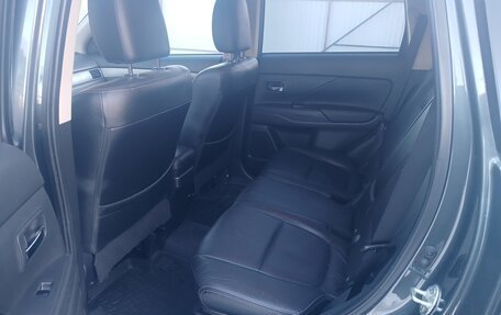 Mitsubishi Outlander III рестайлинг 3, 2014 год, 1 615 000 рублей, 16 фотография