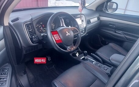 Mitsubishi Outlander III рестайлинг 3, 2014 год, 1 615 000 рублей, 17 фотография