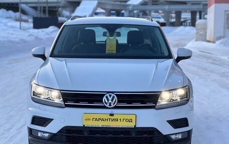 Volkswagen Tiguan II, 2020 год, 2 449 000 рублей, 2 фотография