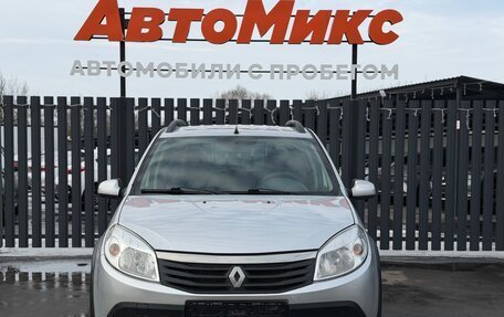 Renault Sandero I, 2014 год, 745 000 рублей, 2 фотография