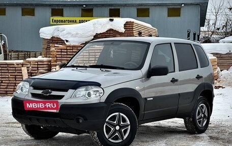 Chevrolet Niva I рестайлинг, 2013 год, 489 000 рублей, 2 фотография