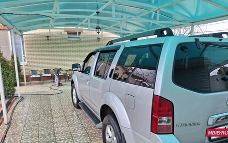 Nissan Pathfinder, 2011 год, 1 600 000 рублей, 2 фотография