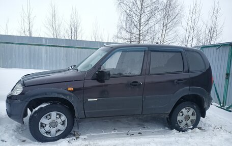 Chevrolet Niva I рестайлинг, 2011 год, 240 000 рублей, 2 фотография
