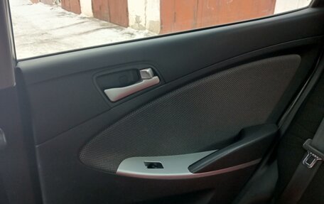 Hyundai Solaris II рестайлинг, 2011 год, 790 000 рублей, 17 фотография