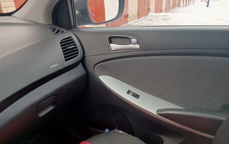 Hyundai Solaris II рестайлинг, 2011 год, 790 000 рублей, 18 фотография