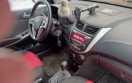 Hyundai Solaris II рестайлинг, 2011 год, 790 000 рублей, 9 фотография