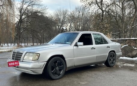Mercedes-Benz E-Класс, 1993 год, 525 000 рублей, 8 фотография