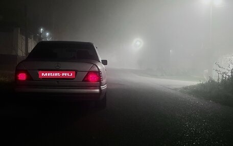 Mercedes-Benz E-Класс, 1993 год, 525 000 рублей, 13 фотография