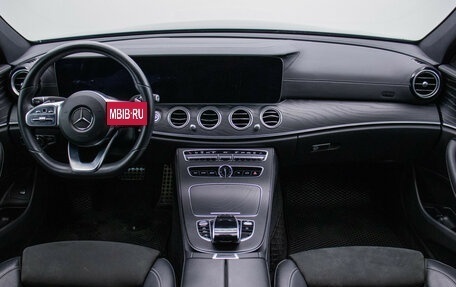 Mercedes-Benz E-Класс, 2020 год, 4 020 000 рублей, 13 фотография