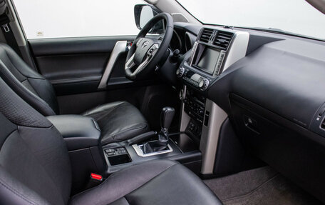 Toyota Land Cruiser Prado 150 рестайлинг 2, 2013 год, 2 950 000 рублей, 9 фотография