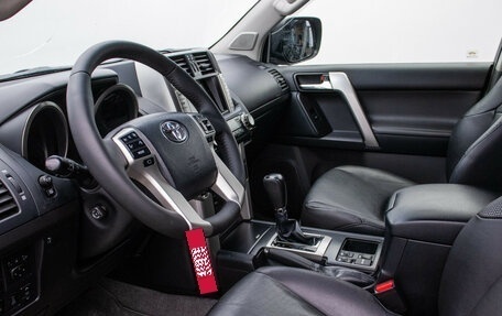 Toyota Land Cruiser Prado 150 рестайлинг 2, 2013 год, 2 950 000 рублей, 10 фотография