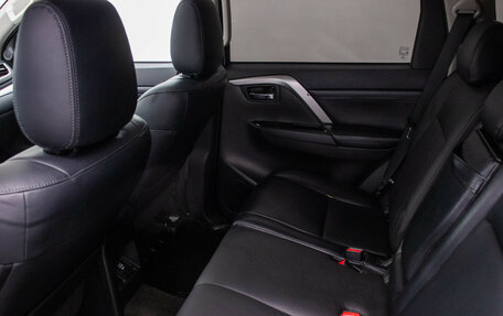 Mitsubishi Pajero Sport III рестайлинг, 2020 год, 4 050 000 рублей, 11 фотография