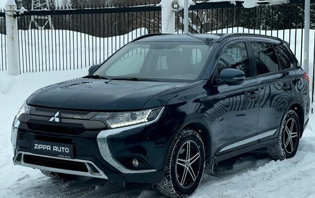 Mitsubishi Outlander III рестайлинг 3, 2021 год, 2 349 000 рублей, 3 фотография