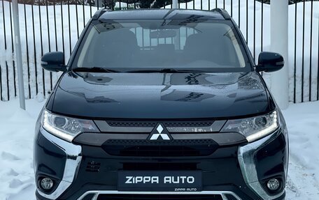 Mitsubishi Outlander III рестайлинг 3, 2021 год, 2 349 000 рублей, 2 фотография