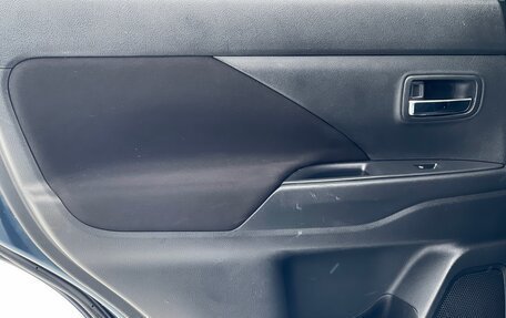 Mitsubishi Outlander III рестайлинг 3, 2021 год, 2 349 000 рублей, 20 фотография